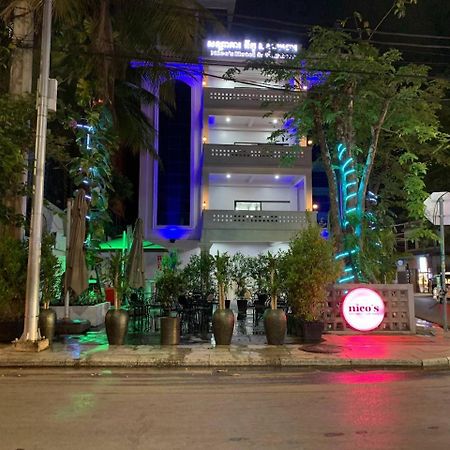 Nico'S Hotel And Skybar Siem Reap Exterior foto