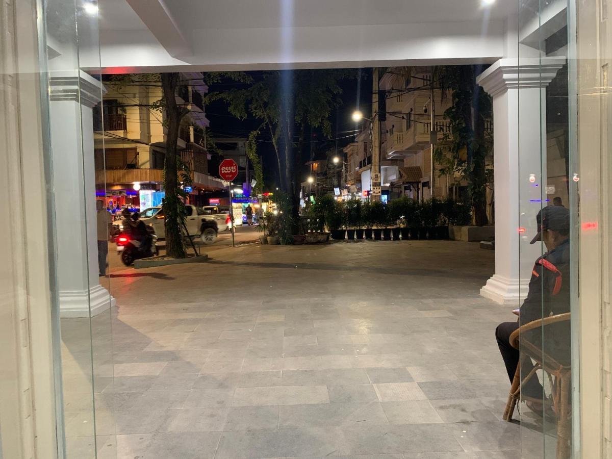 Nico'S Hotel And Skybar Siem Reap Exterior foto