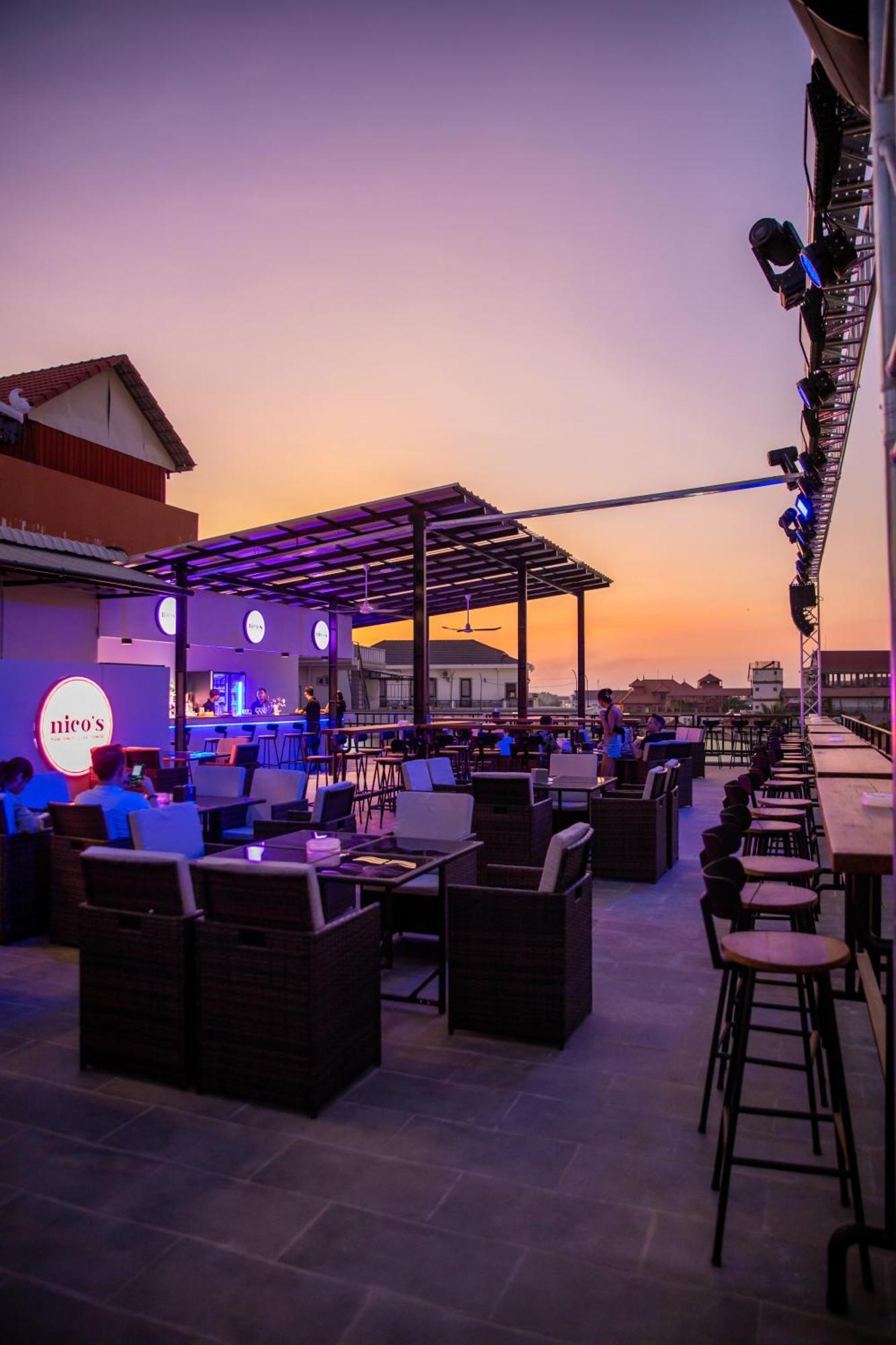 Nico'S Hotel And Skybar Siem Reap Exterior foto